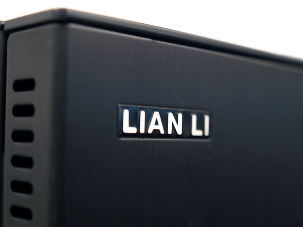 Lian-Li PC-B25-B – skříň ve zamení luxusu a elegance