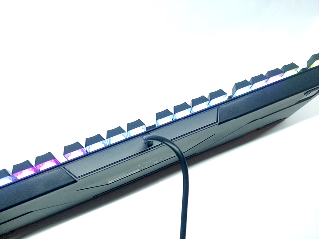 Corsair K60 RGB PRO a úplně nové spínače Cherry Viola