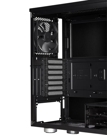 Corsair začíná prodávat PC skříň Carbide 275 v odhlučněné variantě Q