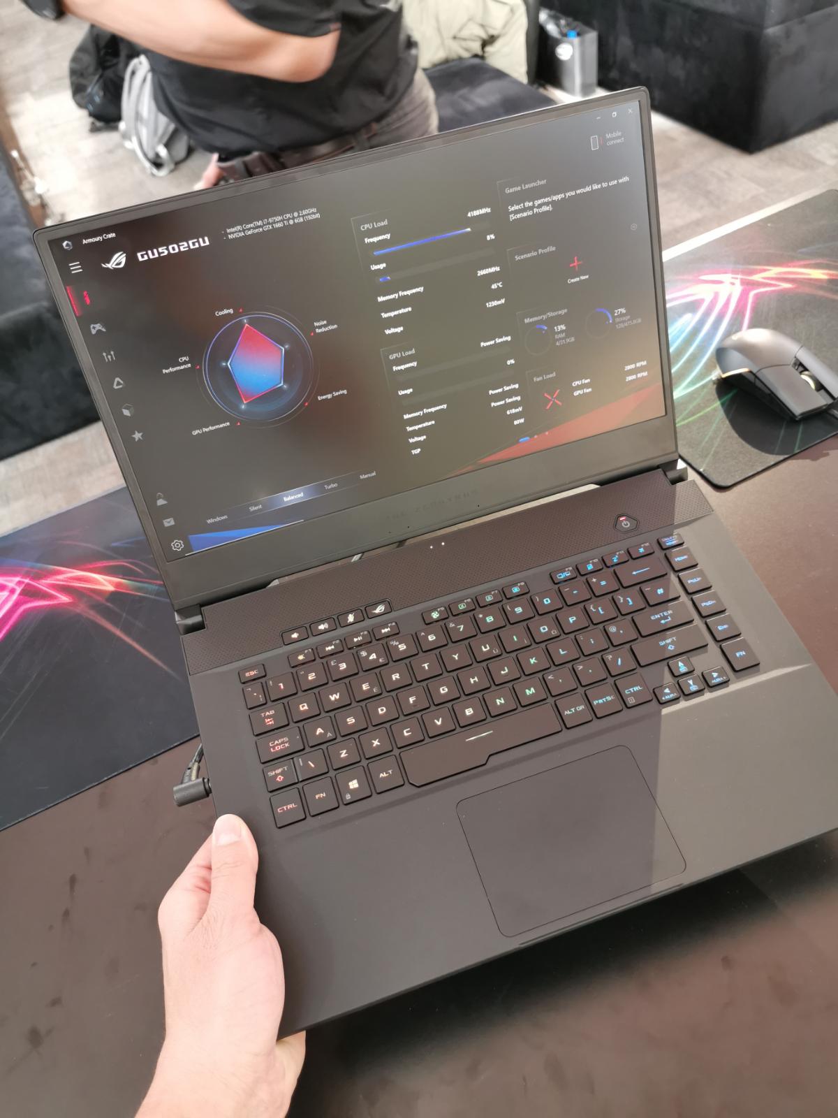 ASUS představil nové notebooky ROG. Udělají všem hráčům radost!