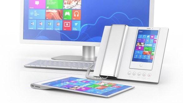 [MWC 2013] i-mate Intelegent: Telefon se stolními Windows 8?