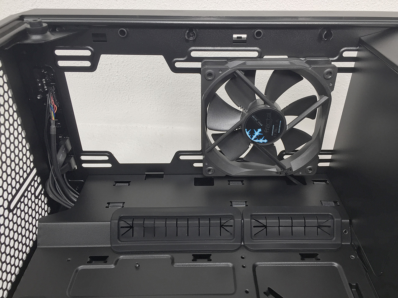 Fractal Design Meshify C Mini Dark TG – mATX skříň