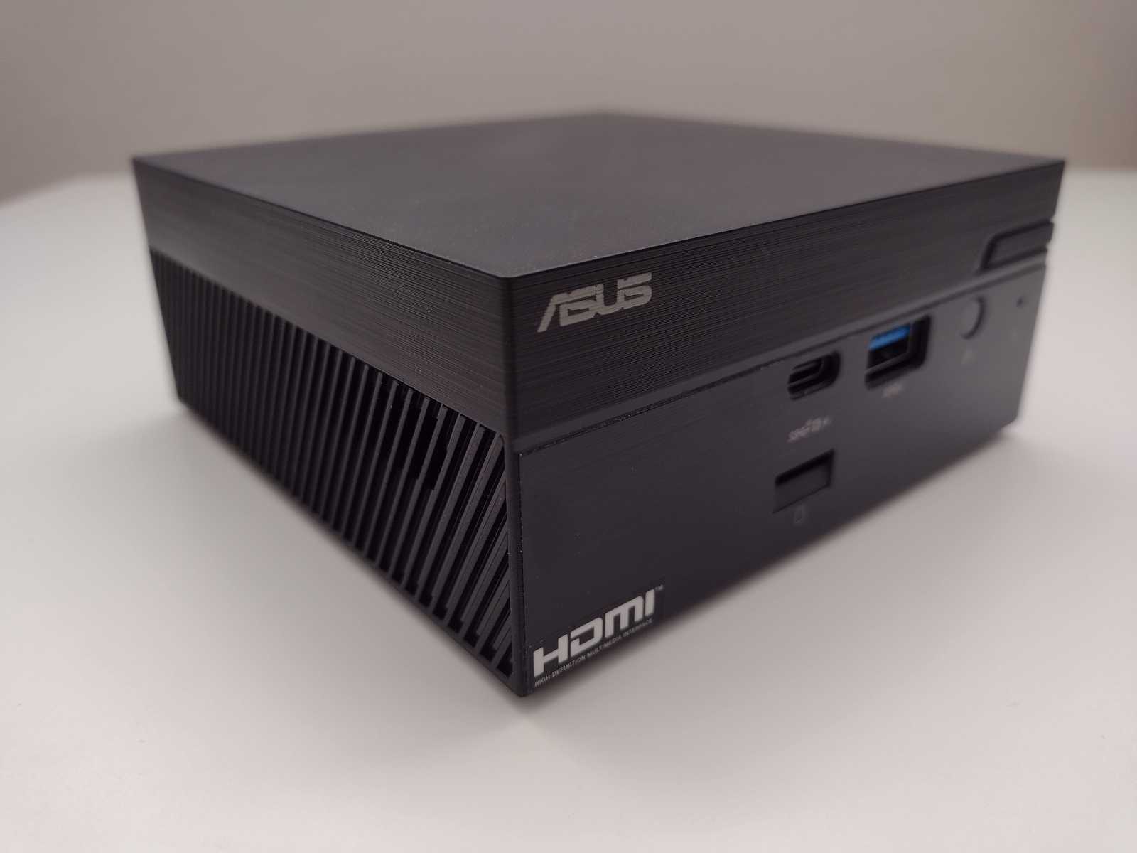  Asus Mini PC PN51 – když potřebujete na stole ušetřit každý milimetr