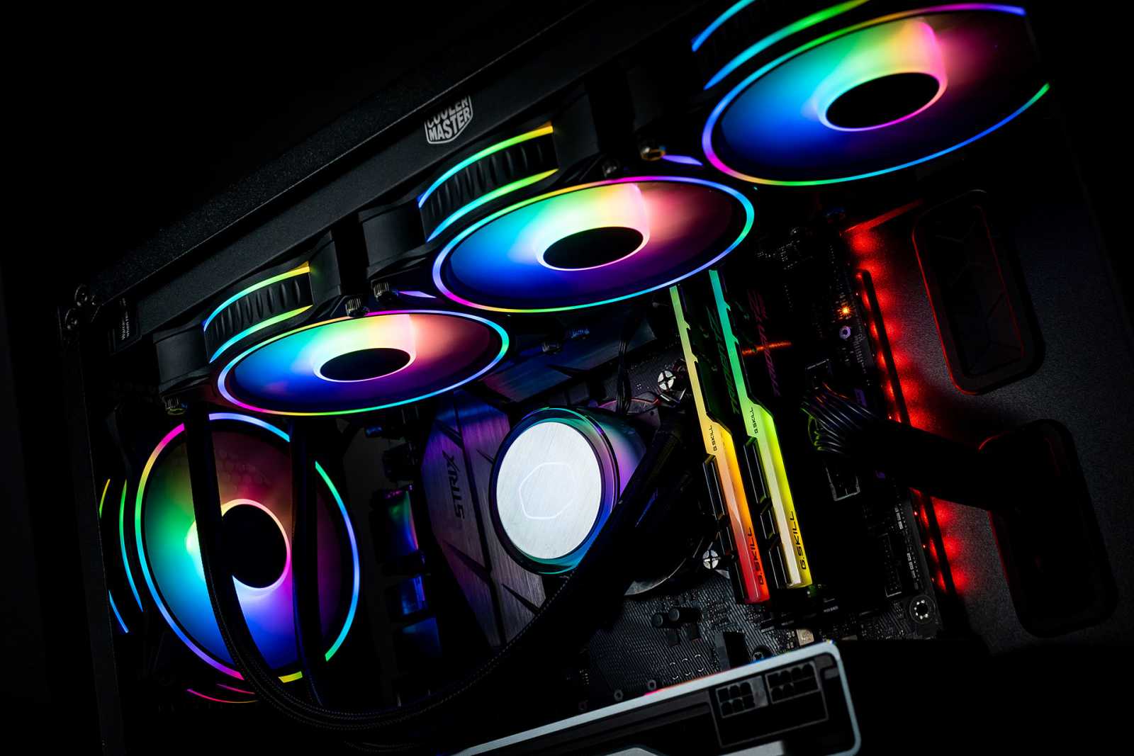 Cooler Master představuje novou řadu vodníků MasterLiquid Illusion