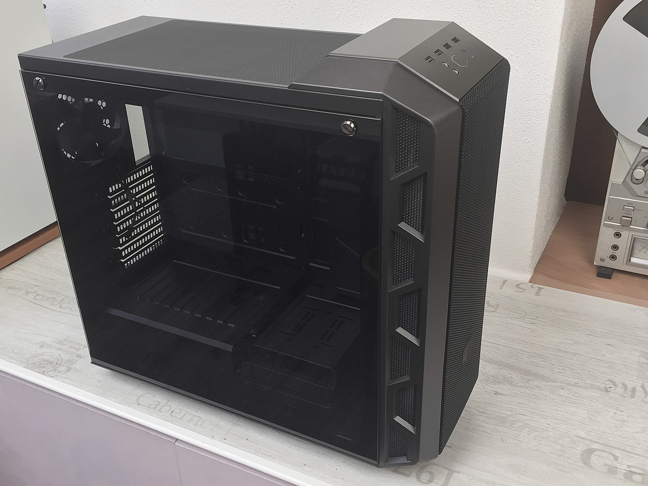 Cooler Master MasterCase H500 ARGB – nejnižší HAF