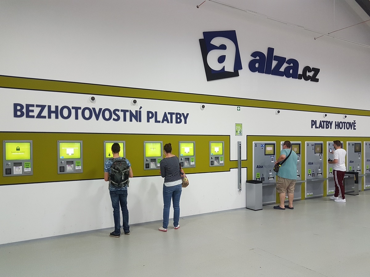 Alza zavádí prodej kryptoměn ve svých platebních terminálech
