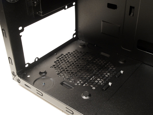 CoolerMaster Silencio 550 – nejlepší case za cenu okolo 1800 Kč