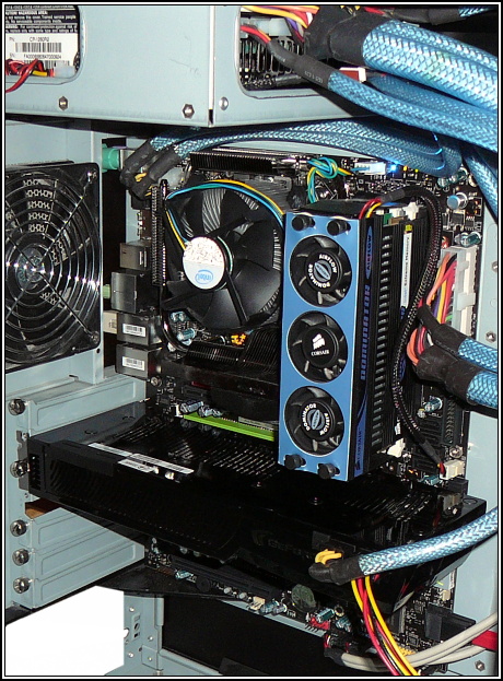 Radeon HD4870 a GeForce GTX 260 v 16-ti hrách