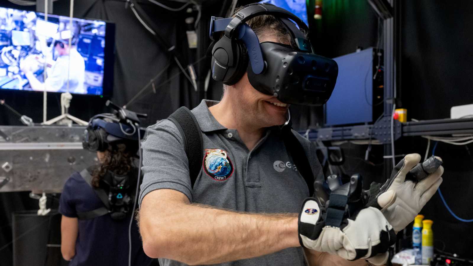 Headset pro virtuální realitu míří do vesmíru, pomůže astronautům s odpočinkem