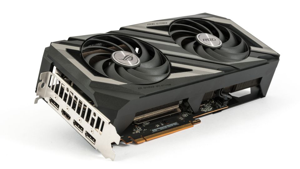 Asus ROG Strix RX 7600 O8G: Strix jako vždy – špičková výbava za cenu, která netěší