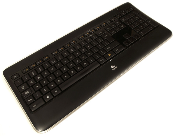 Logitech Wireless Illuminated Keyboard – průvodce tmou