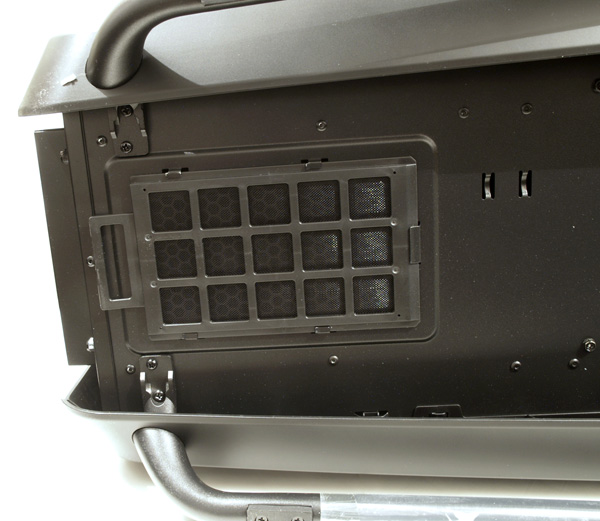 Nová Cooler Master Cosmos II – smekáme klobouk!