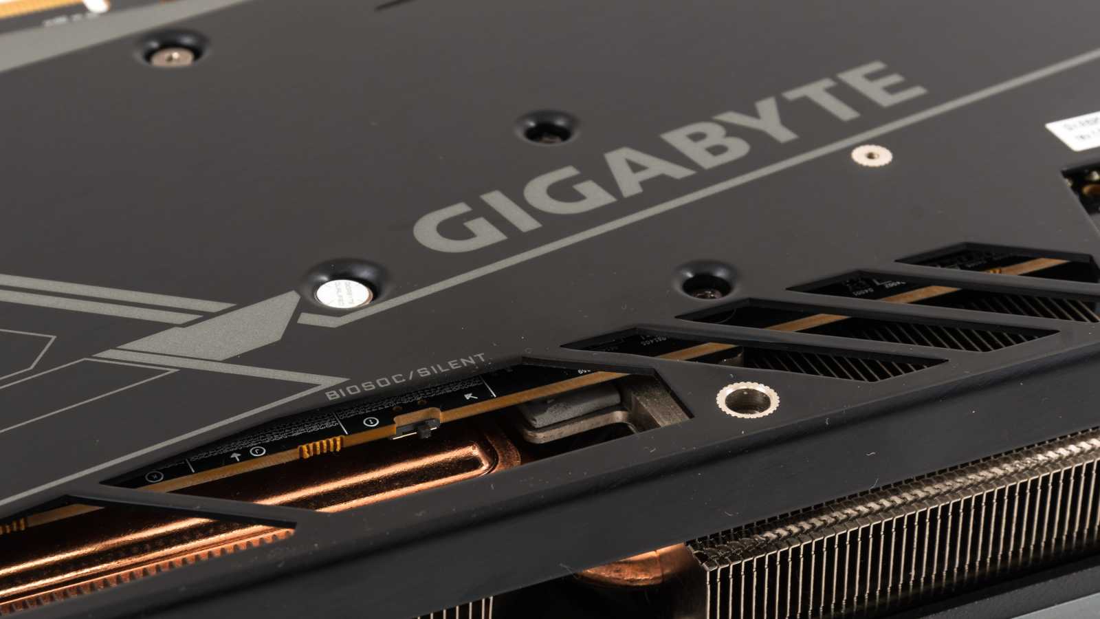 Gigabyte RX 6950 XT Gaming OC 16 GB: Špičkový Radeon chytl druhý dech 