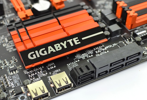 Gigabyte Z97X-SOC Force: nástroj pro overclockery