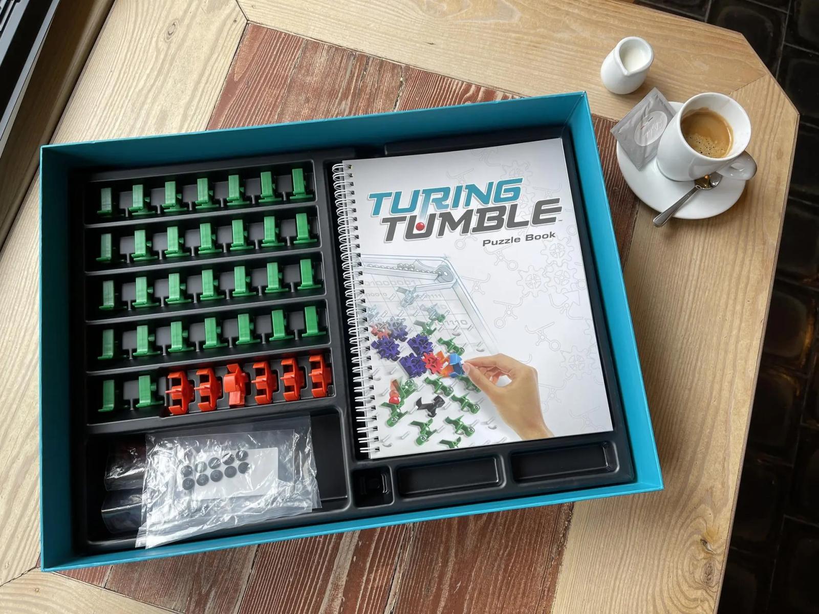 Není to žádná hračka: Turing Tumble – gravitací poháněný počítač