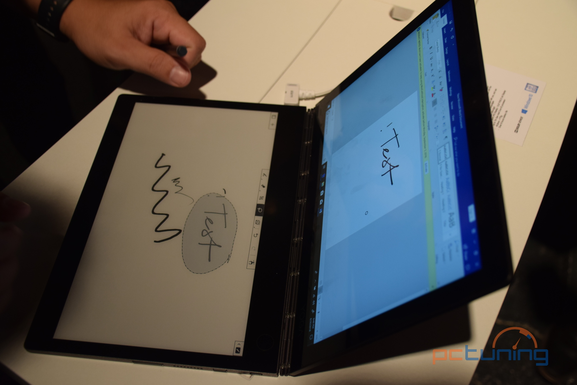 Lenovo Yoga Book podruhé. Tentokrát s e-ink displejem místo klávesnice [IFA]