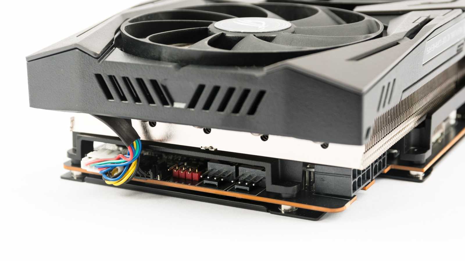 Asus ROG Strix RX 5700: karta bez kompromisů