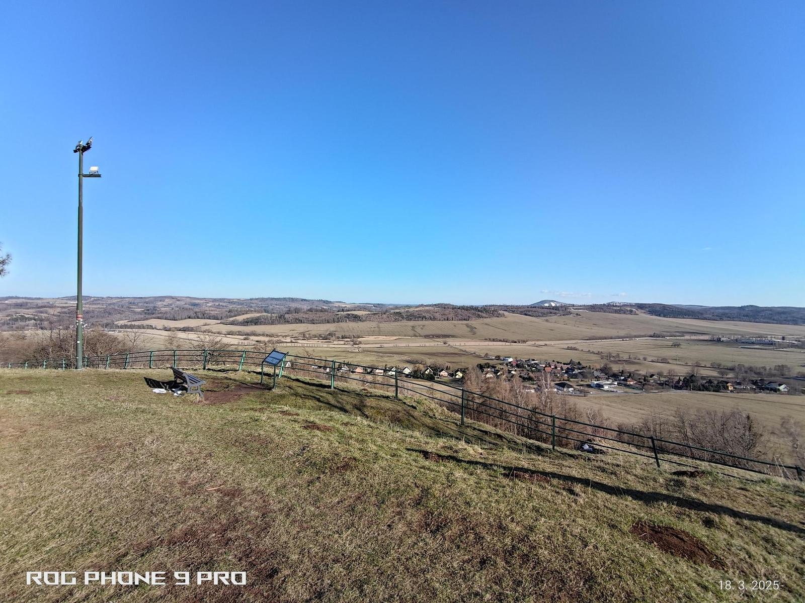 Krajinka, lehký přepal na obzoru