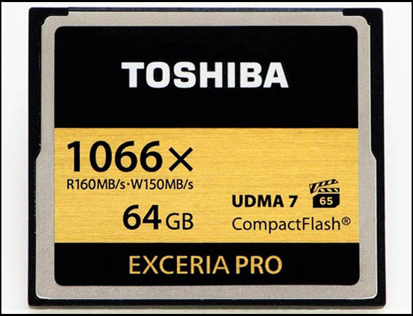 Toshiba začala prodávat paměťovou kartu CompactFlash pro zrcadlovky
