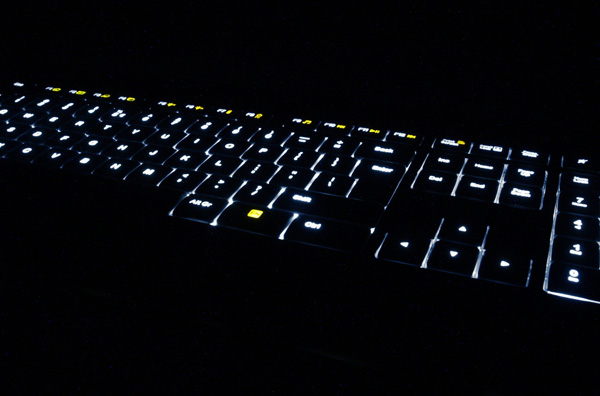 Logitech Wireless Illuminated Keyboard – průvodce tmou