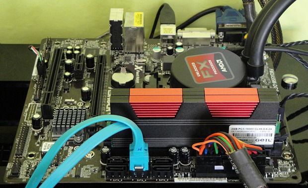 Duel levných microATX základních desek s čipsetem A55