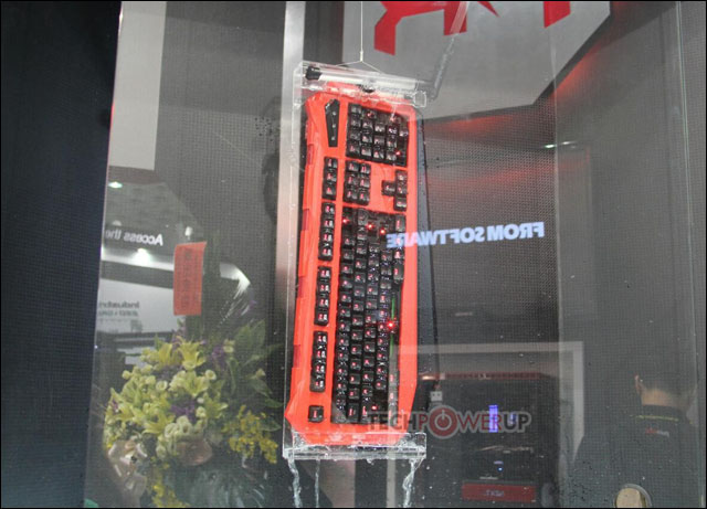 [Computex 2014] Panram Excalibur – voděodolná mechanická klávesnice pro nemotorné hráče