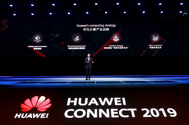 Nový superpočítač Huaweie prozkoumá vesmír a pomůže s průzkumem ložisek ropy