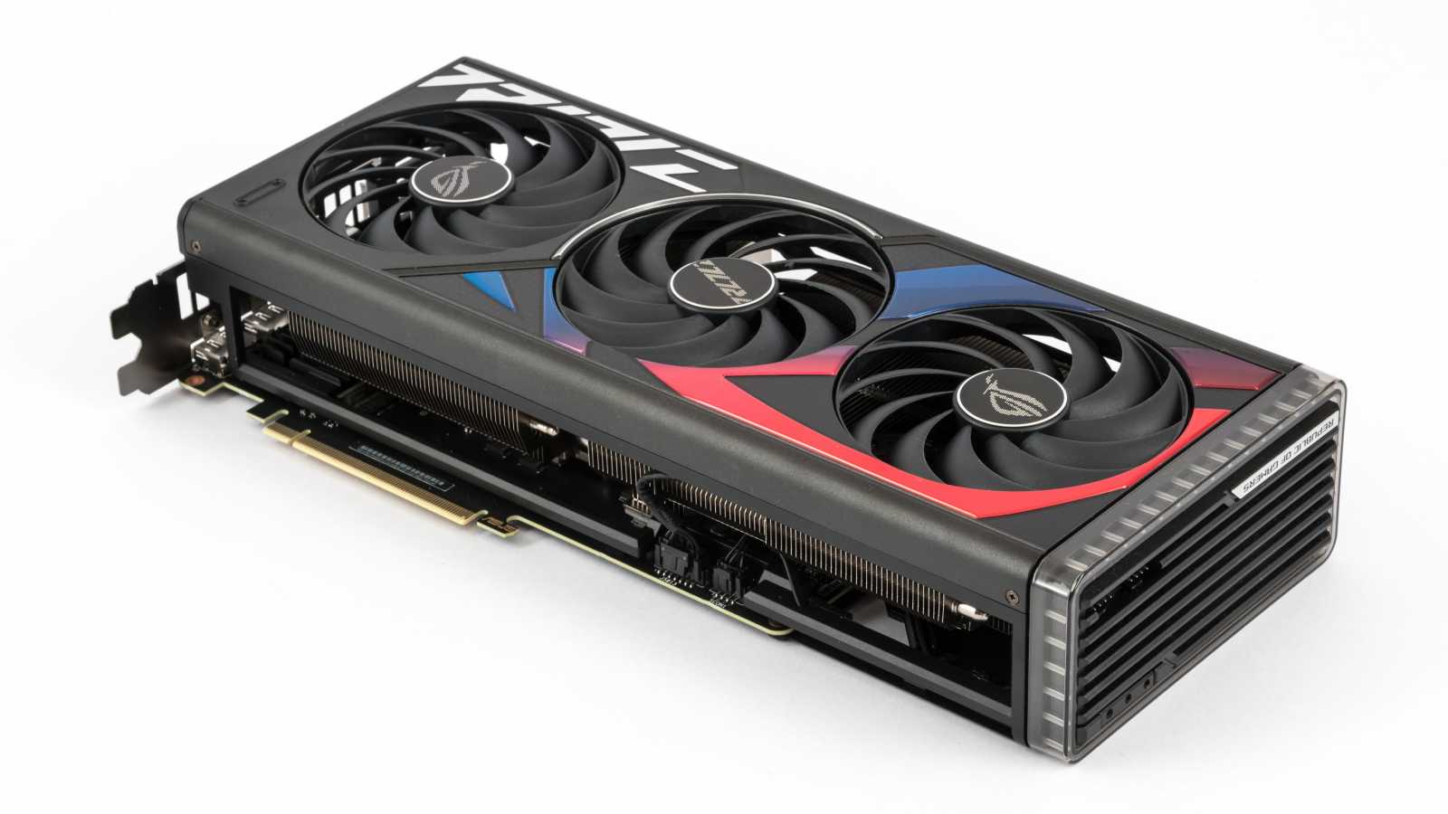 Asus ROG Strix GeForce RTX 4070 Ti OC Ed. O12G: Když vám normální karty nestačí