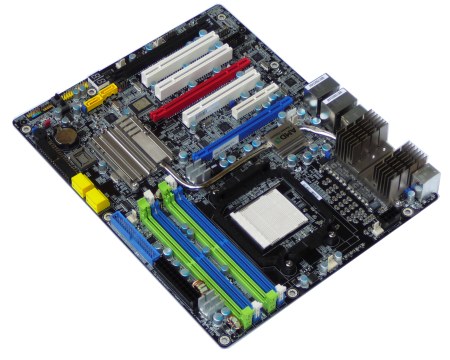 Sapphire RD790FX: kvalitní základ pro platformu AMD Spider