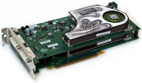 Poznámka: nVidia proklamuje GeForce 7950 GX2 jako single kartu s 1GB paměti, což je samozřejmě poněkud účelové označení, protože se jedná o SLI systém s 2x512MB paměti. Paměť jednotlivých grafických karet se u SLI technologie nesčítá a k dispozici je tedy pouze 512MB paměti!