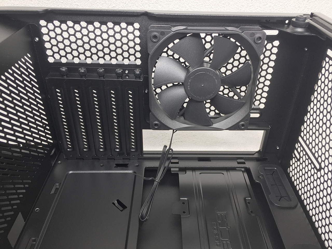 Fractal Design Meshify C Mini Dark TG – mATX skříň