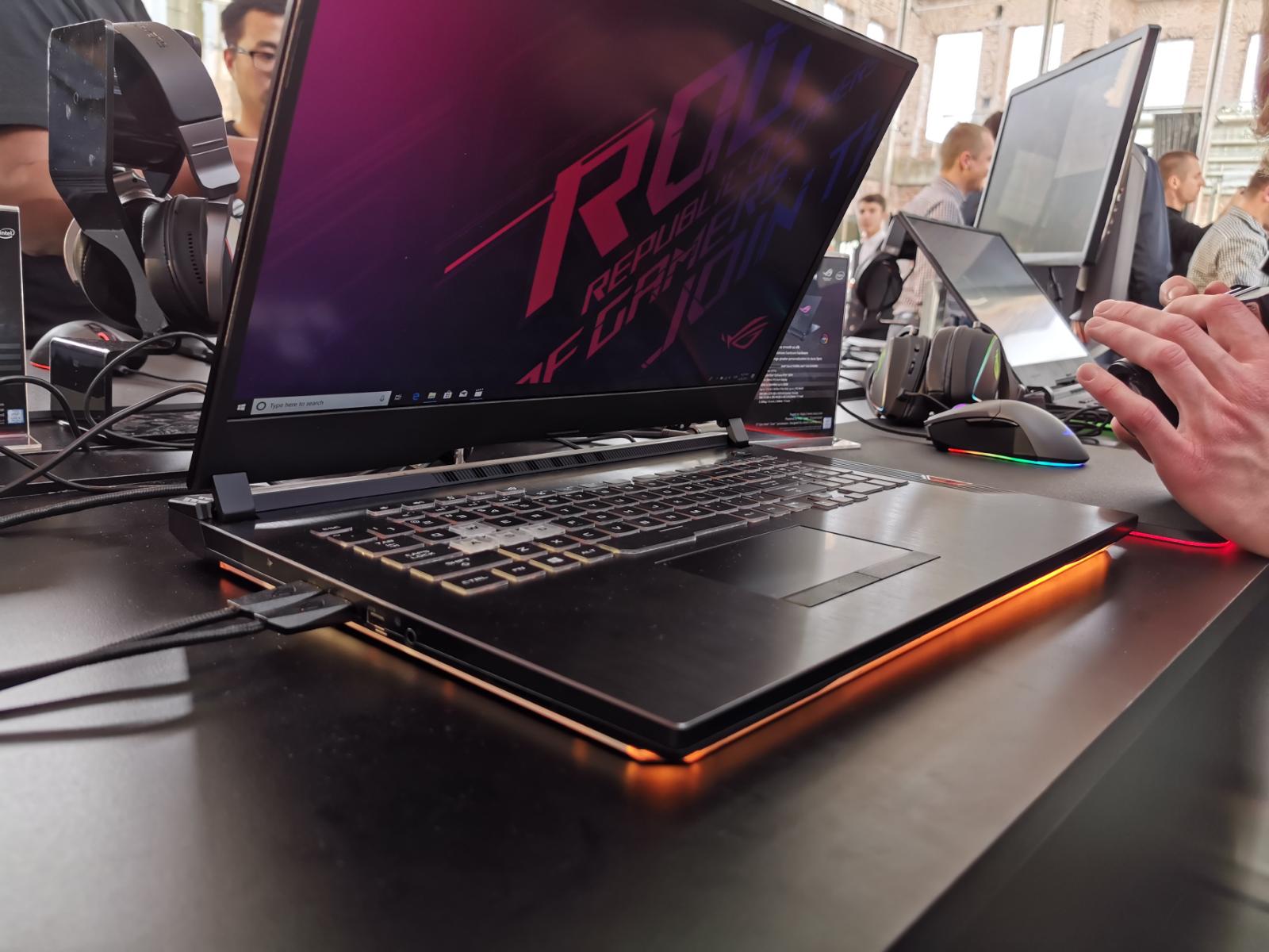 ASUS představil nové notebooky ROG. Udělají všem hráčům radost!