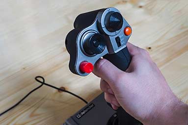 Velký test joysticků: čtyřka pro ty náročnější