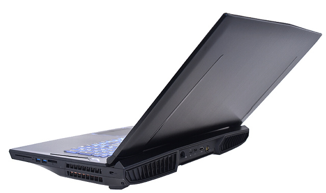 Eurocom Tornado F7W: Brutální notebook za 180 tisíc