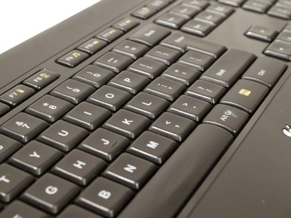 Logitech Wireless Illuminated Keyboard – průvodce tmou