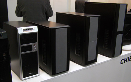 CEBIT 2010: počítačové skříně - fotoreportáž 2/3