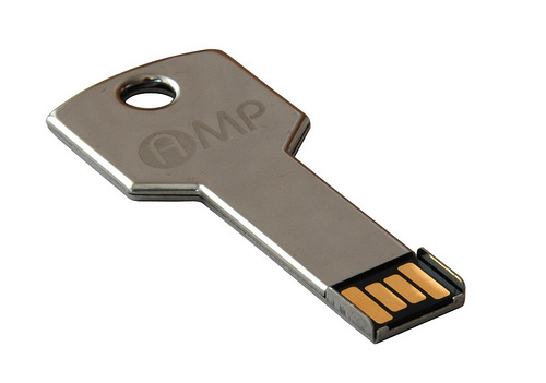 AMP vypustila flash disk ve tvaru klíče