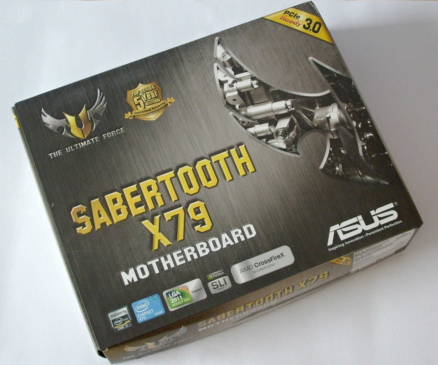 Asus Sabertooth X79 –  odolná deska s pětiletou zárukou