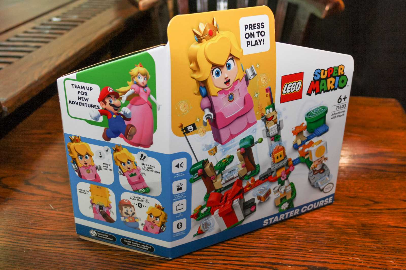 LEGO Super Mario a princezna Peach: Konečně dobrodružství s princeznou!