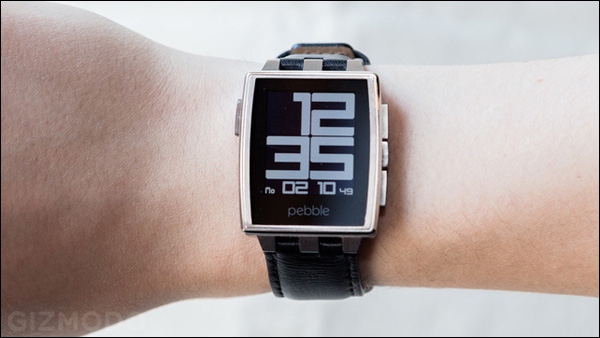 Pebble Steel – chytré hodinky s ocelovým rámečkem a E-Ink displejem