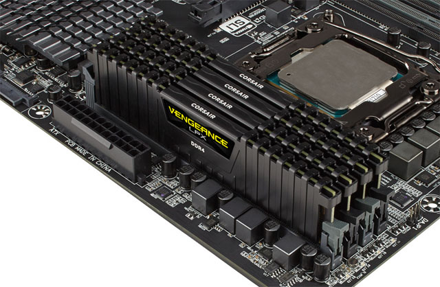 Corsair uvádí na trh své první kity paměťových modulů DDR4 s kapacitou 128 GB