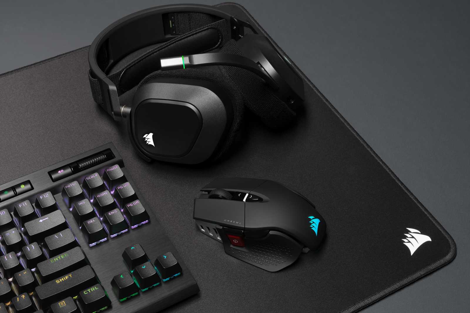 Corsair M65 Ultra RGB Wireless – Designová herní myška bez vodítka