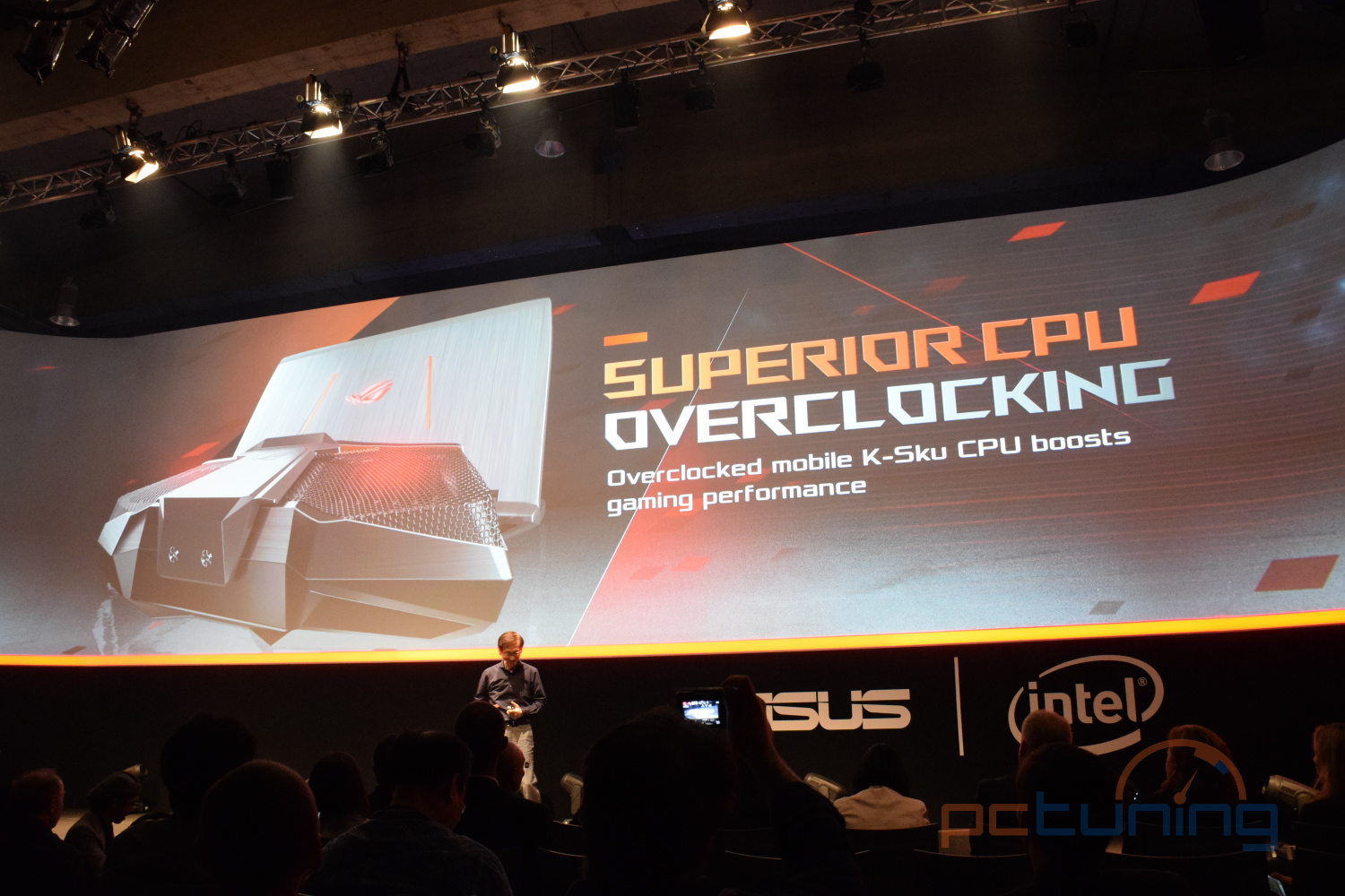 Asus GX700: První notebook s vodním chlazením a odemčeným procesorem [IFA 2015]