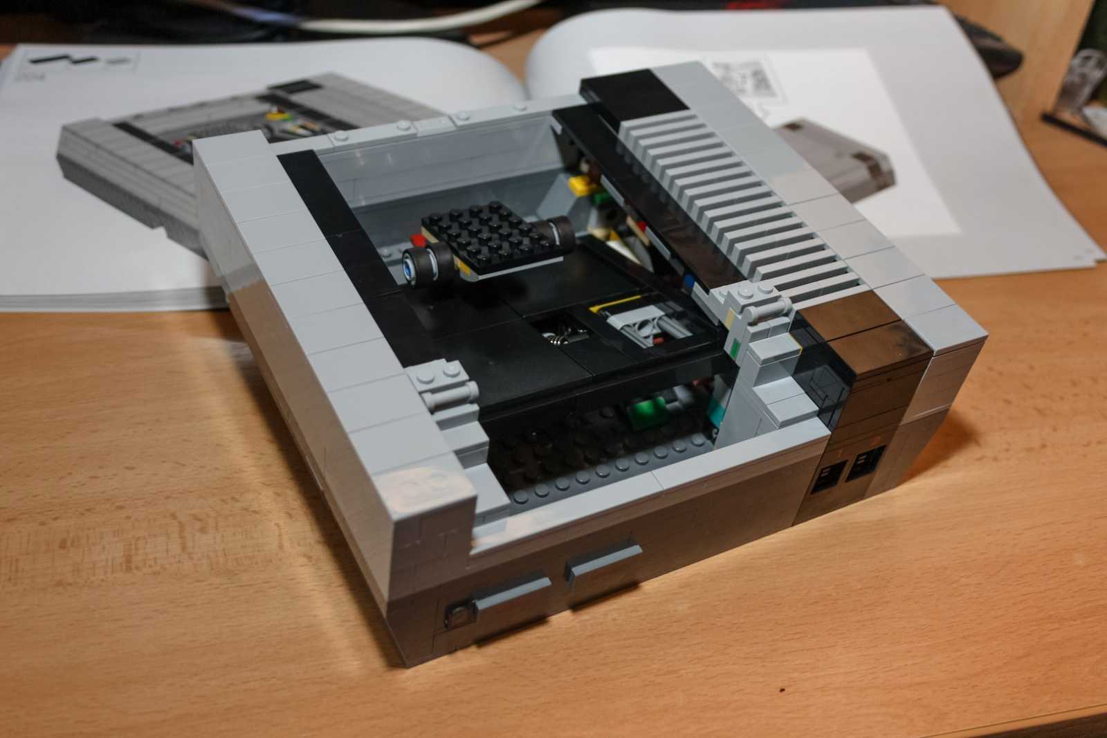 NES, jeho jméno je Lego NES!