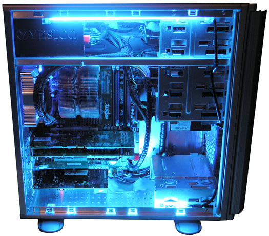 Thermaltake Armor Jr. : malý obrněnec