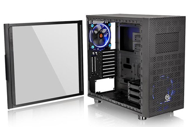 Thermaltake uvede na trh PC skříň Core X31 s bočnicí z temperovaného skla