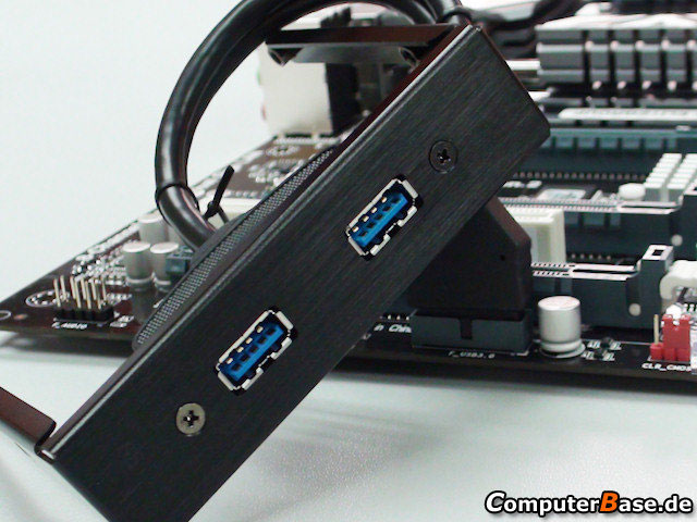 Hi-end od ECS: P55H-AK Black Series s podporou SLI a CrossFireX