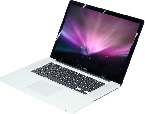 Apple MacBook Pro — 15" s Core i7 a GeForce GT 330M