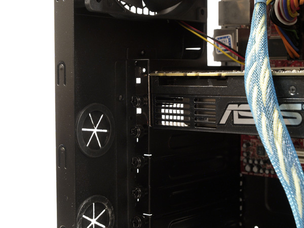 CoolerMaster Silencio 550 – nejlepší case za cenu okolo 1800 Kč