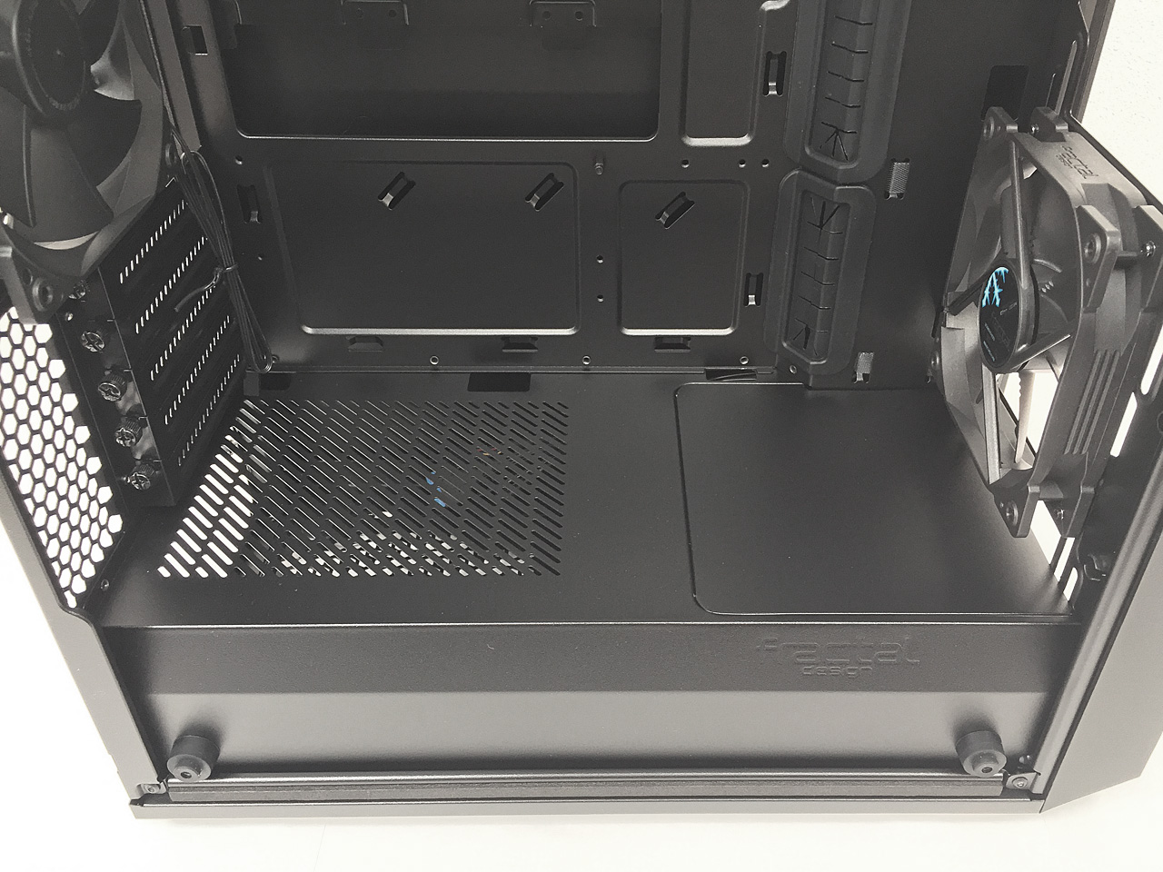 Fractal Design Meshify C Mini Dark TG – mATX skříň